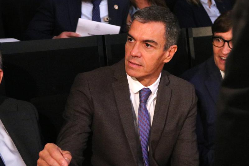 Sánchez demana als grups que “deixin de banda la ideologia” i aprovin els decrets d’habitatge