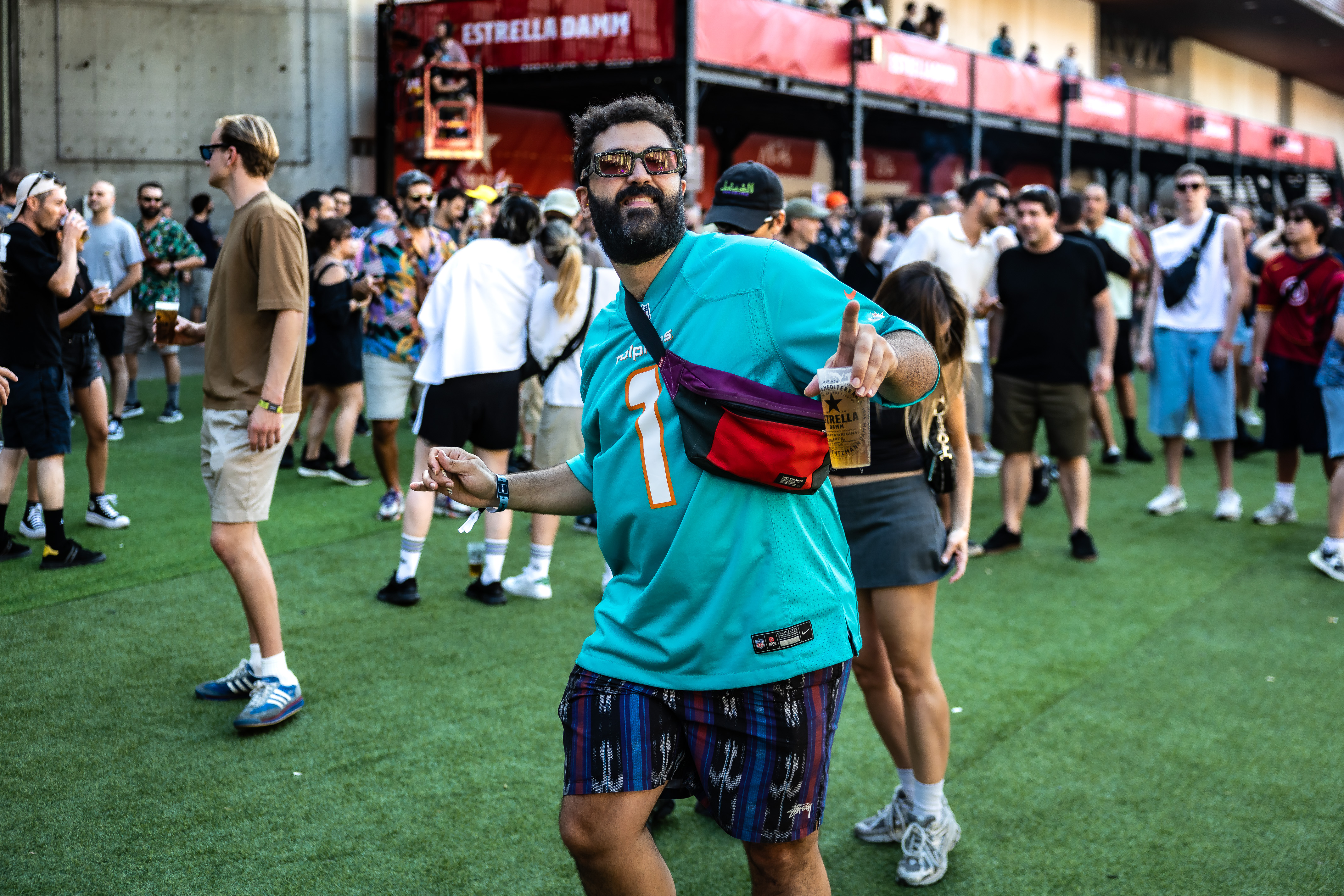 A man gets wavey at Sónar