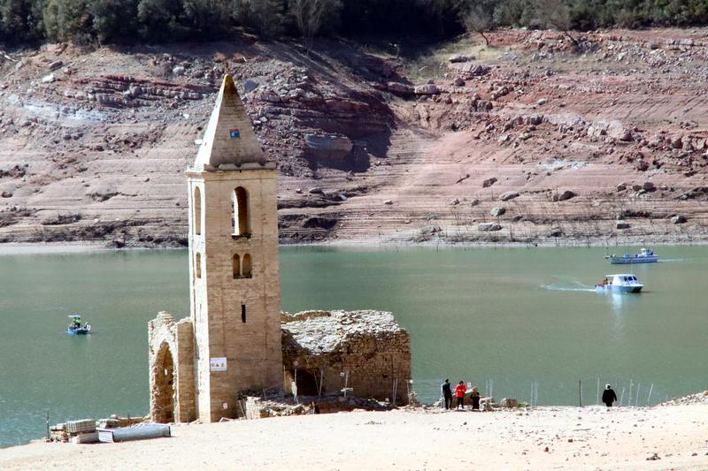 Fish culling boats at the Sau reservoir in central Catalonia