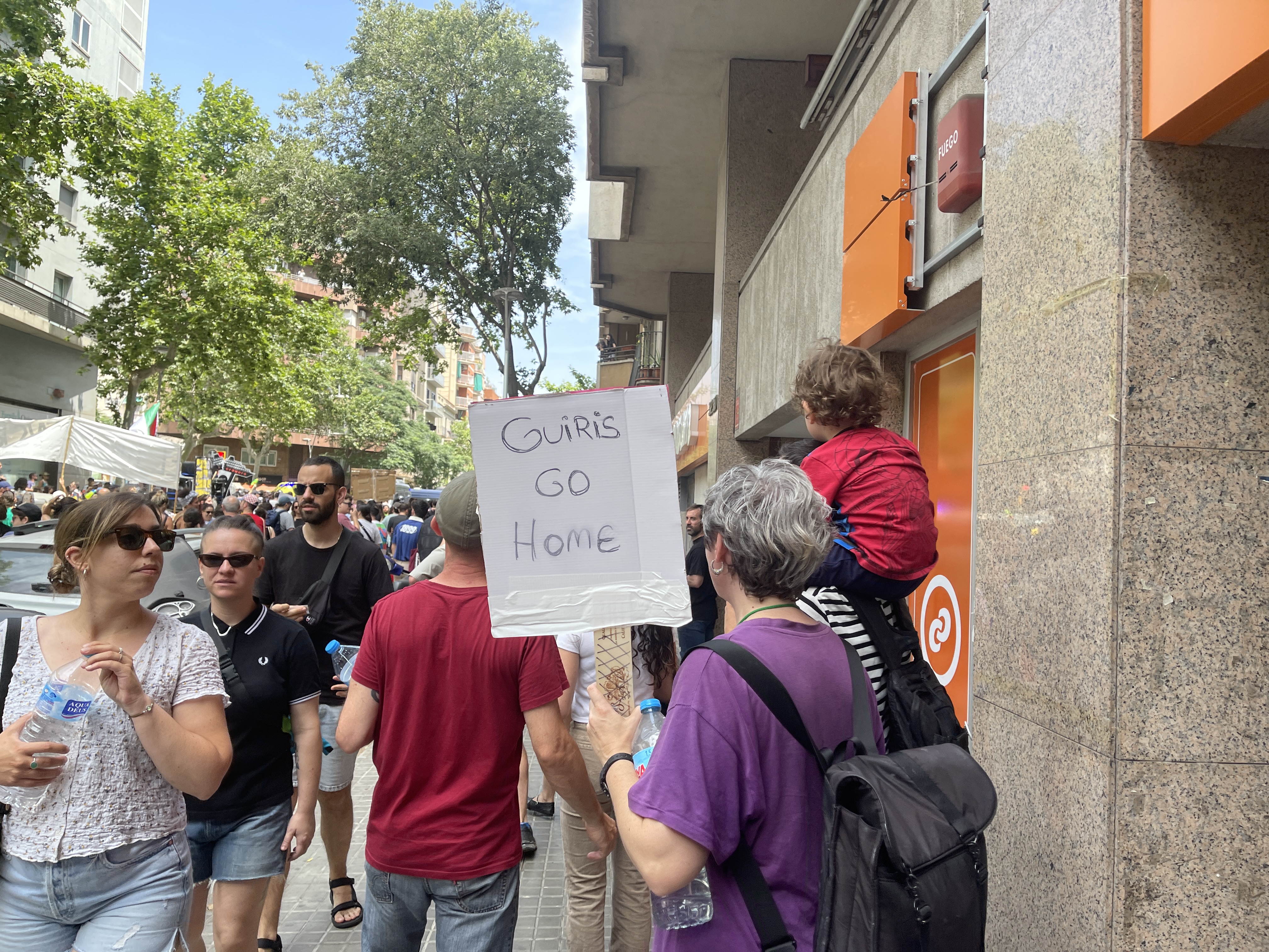 'Guiris go home'