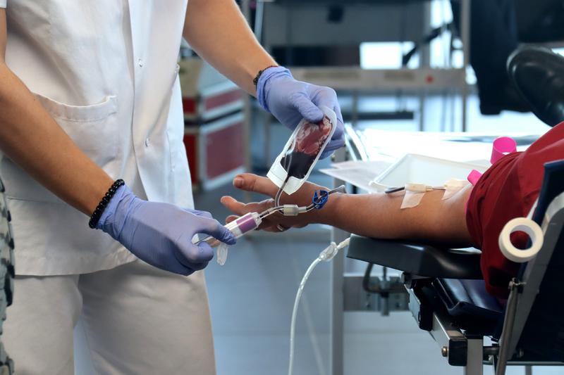 A person donating blood in Reus