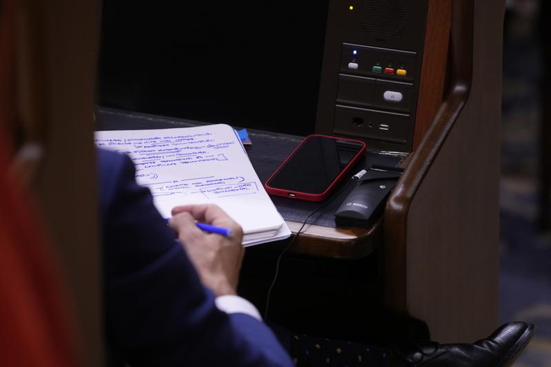 Pedro Sánchez's notes in the Spanish Congress