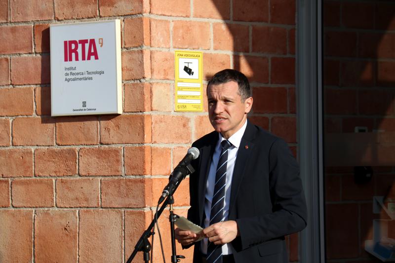 Agriculture minister Òscar Ordeig speaks to the press