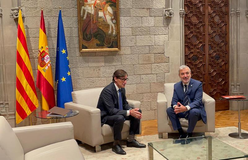 Catalan president Salvador Illa and Barcelona mayor Jaume Collboni meet at the Catalan government headquarters building