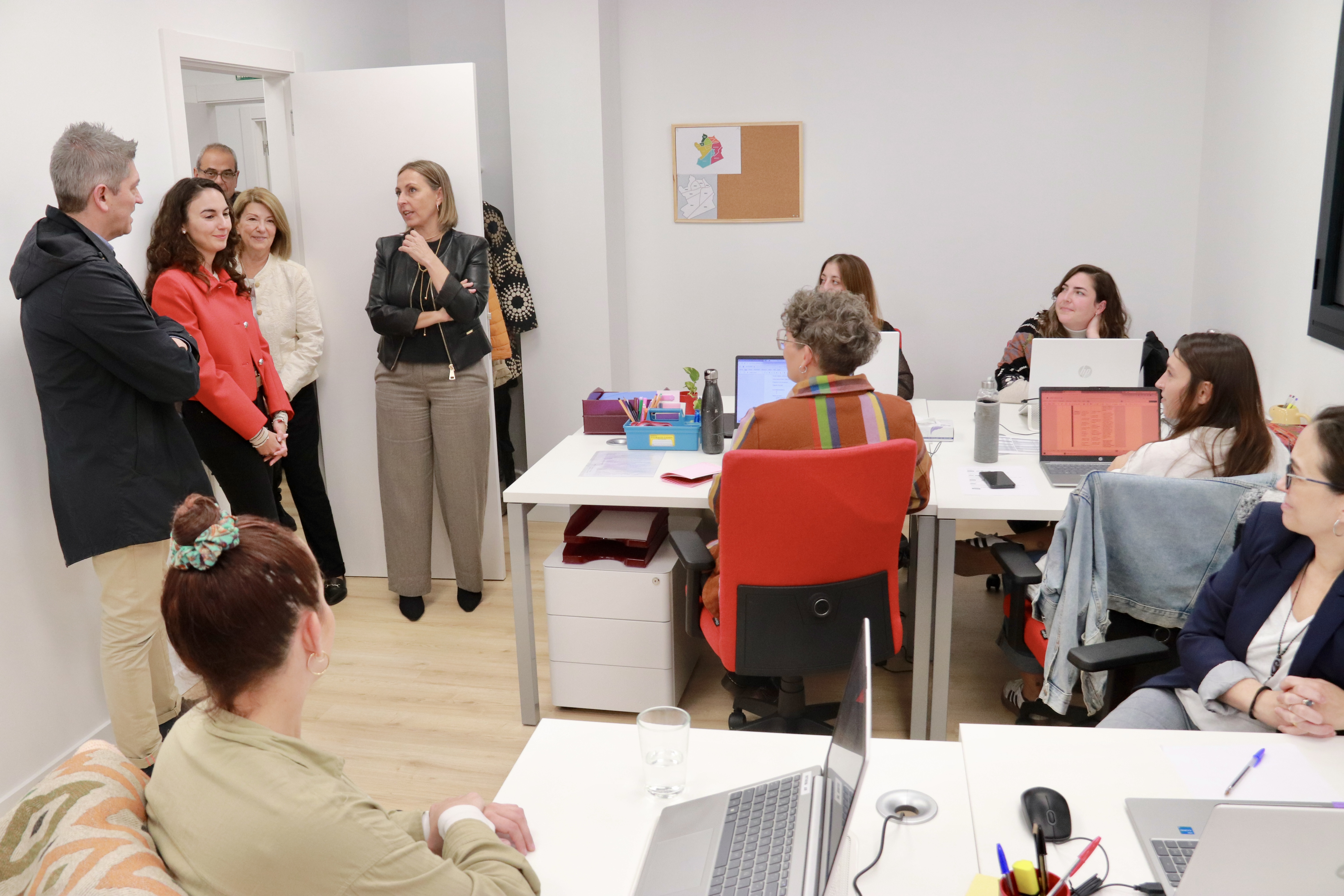 The Minister for Equality and Feminism, Eva Menor, inaugurates the new SIE in l'Hospitalet de Llobregat