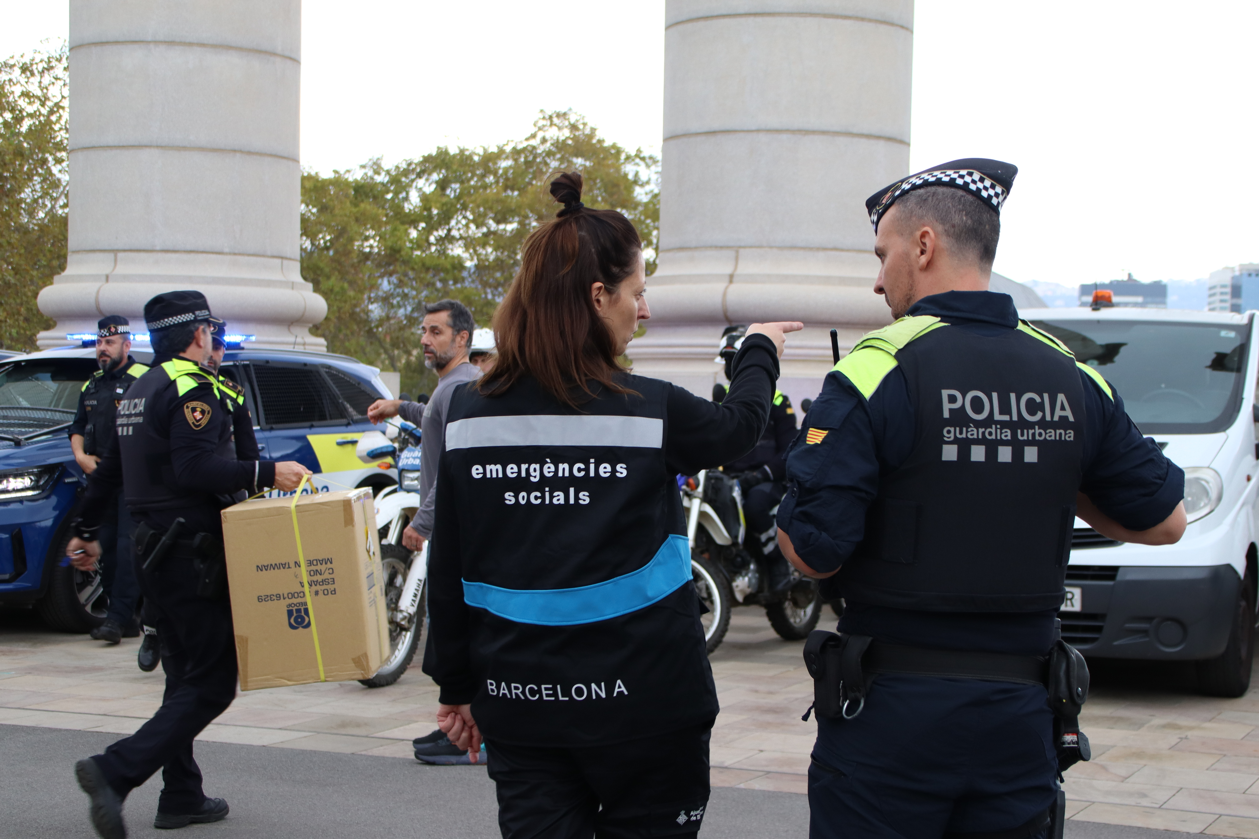 Emergency services from Barcelona prepare to go to Valencia to volunteer