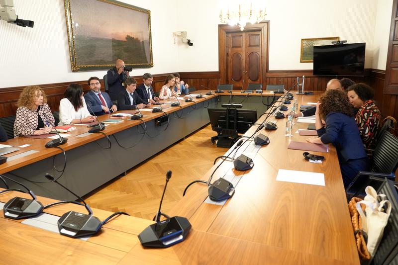 El Govern reuneix els grups per explicar els acords que es tancaran a la comissió Bilateral Estat-Generalitat 