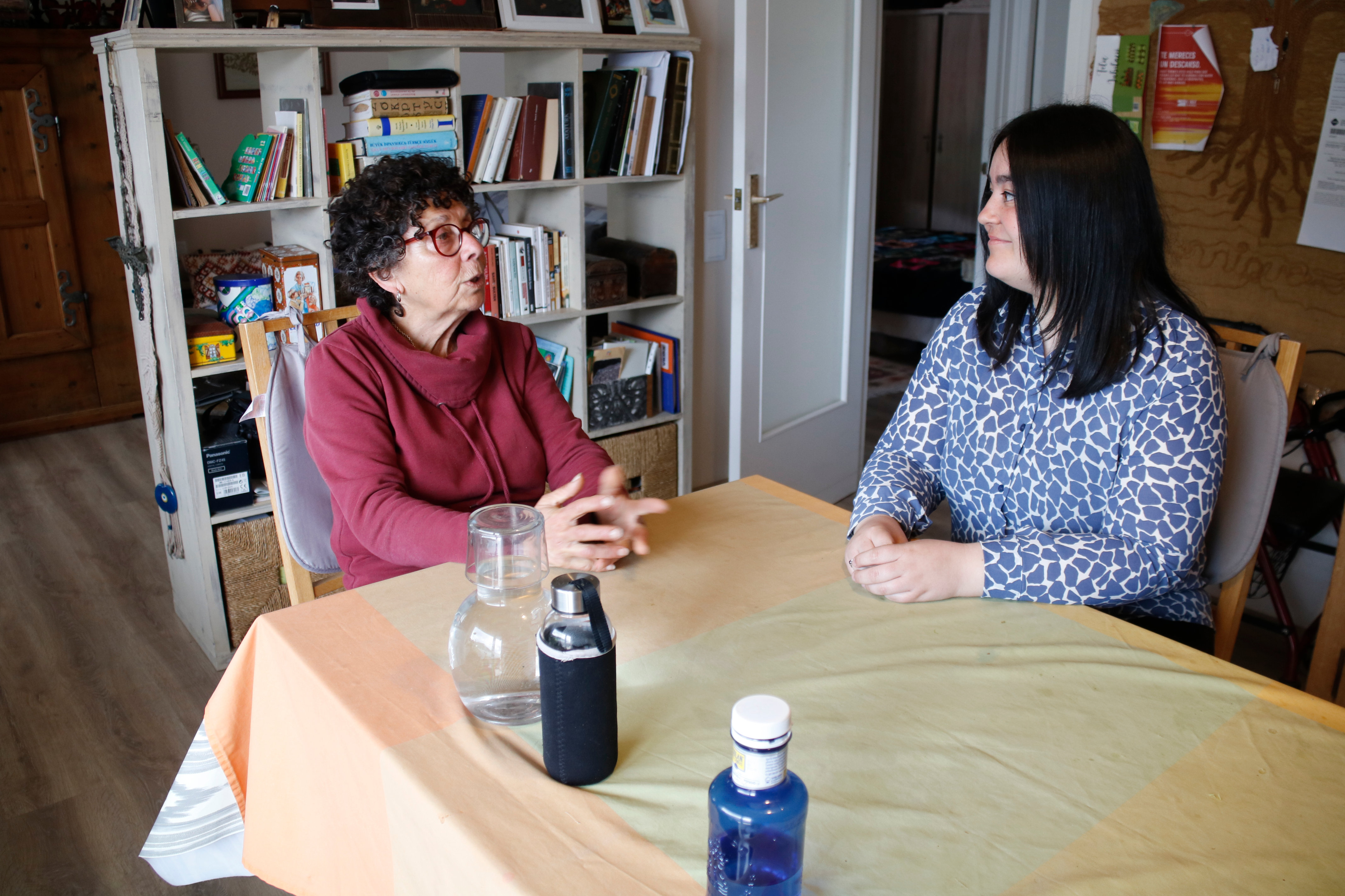 Hatice Rana Tarhangil speaking with Laura Ayala from Kloosiv