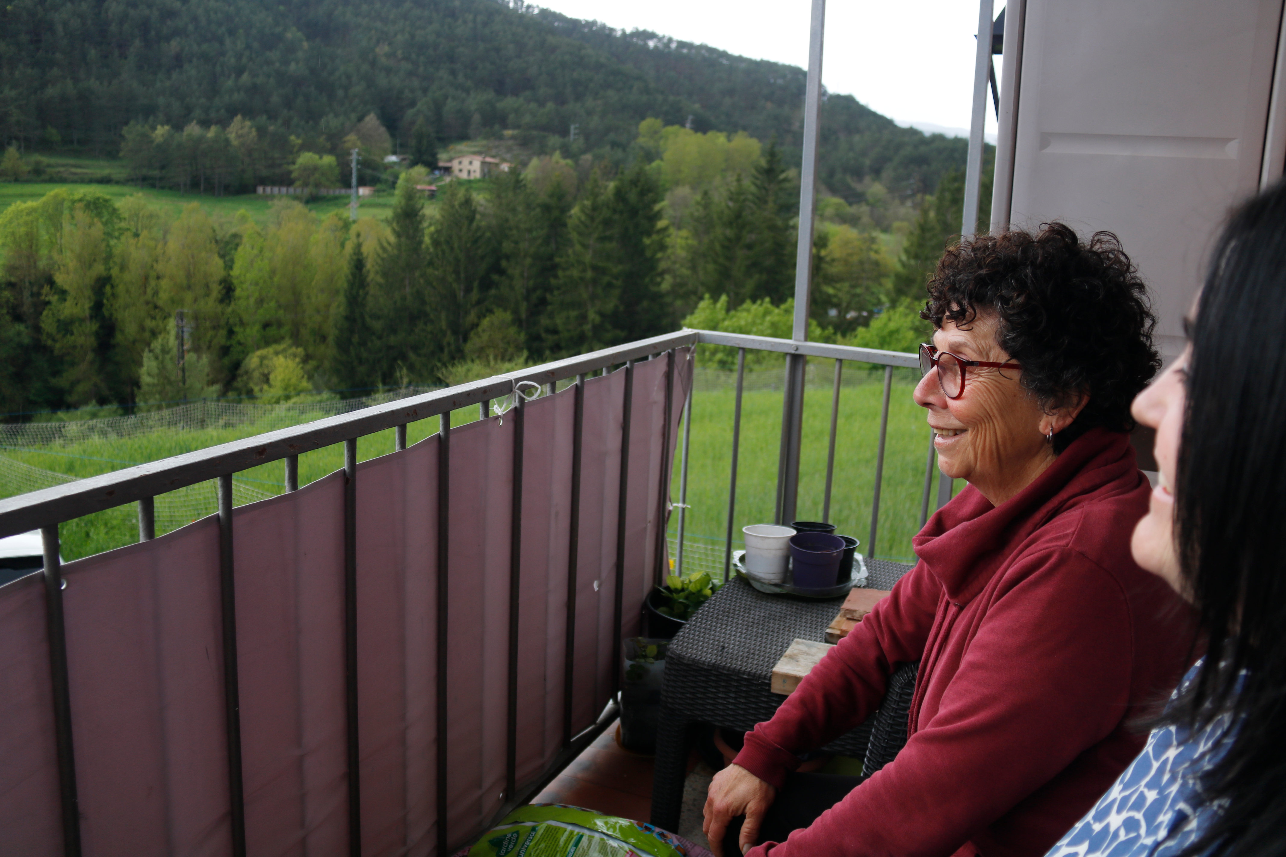 Hatice Rana Tarhangil and Laura Ayala from Kloosiv on the balcony