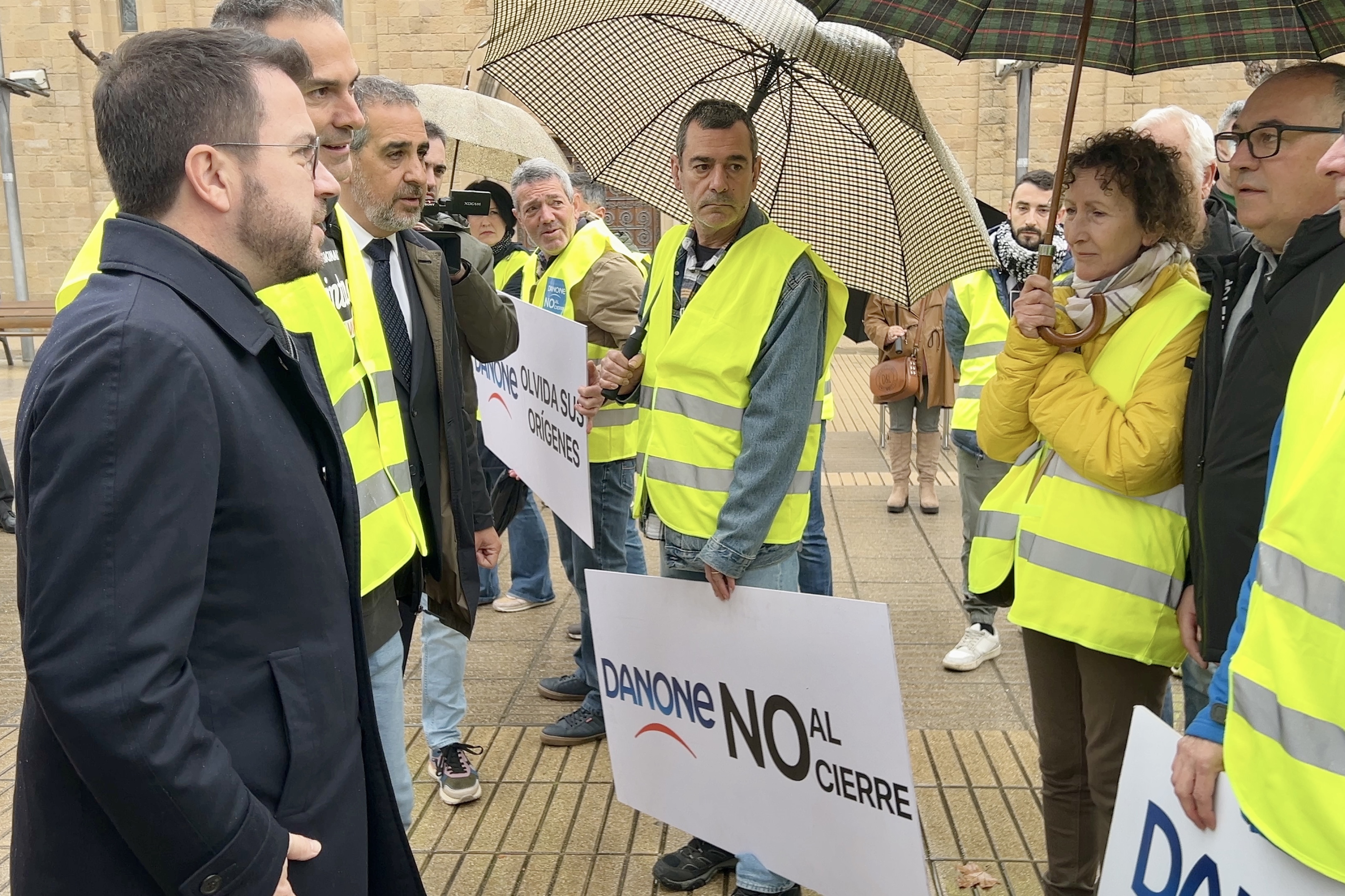 Catalan president Pere Aragonès with Danone employees last week