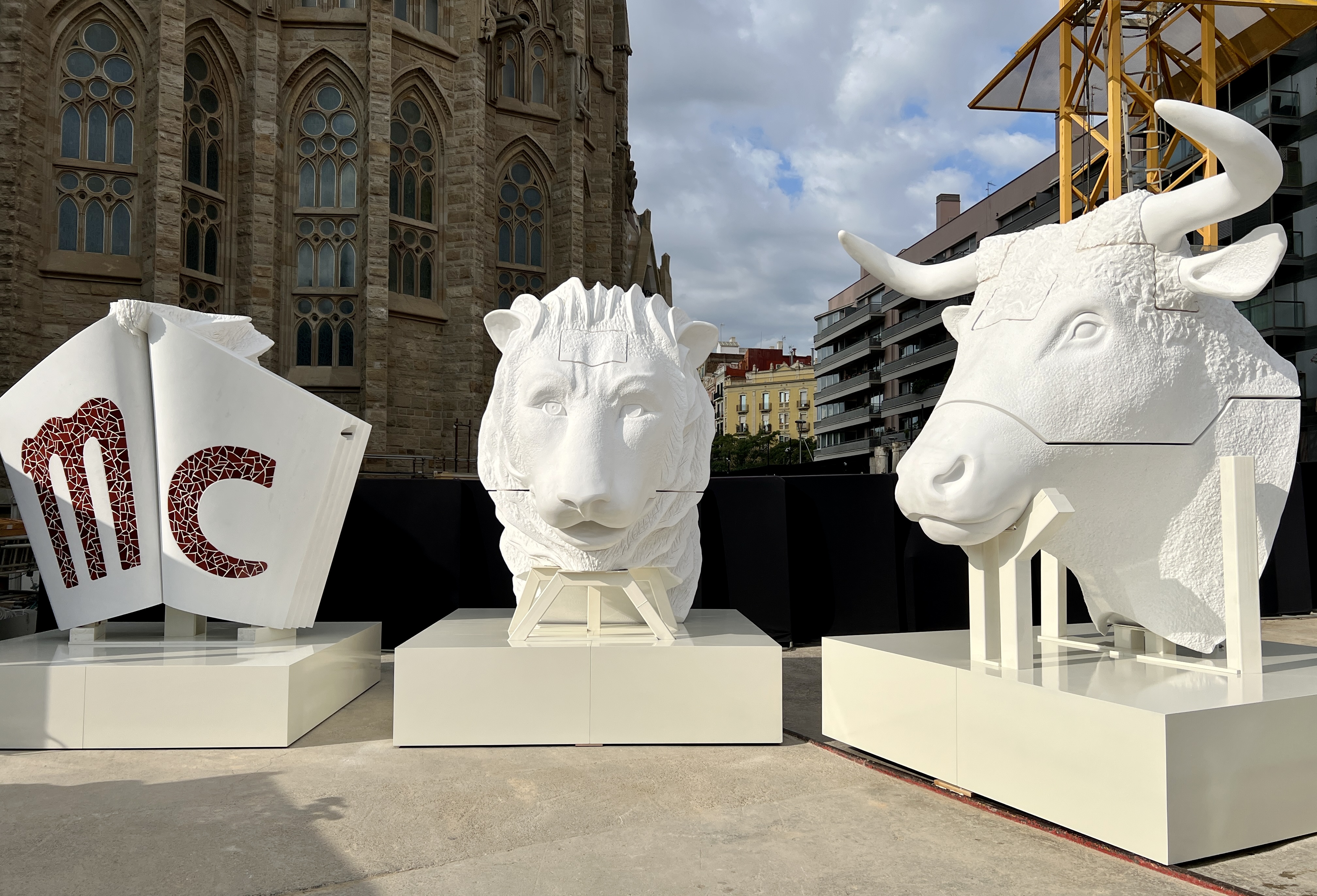 The bull and the lion representing Mark and Luke the Evangelists that will be placed on top of two towers of the Sagrada Família