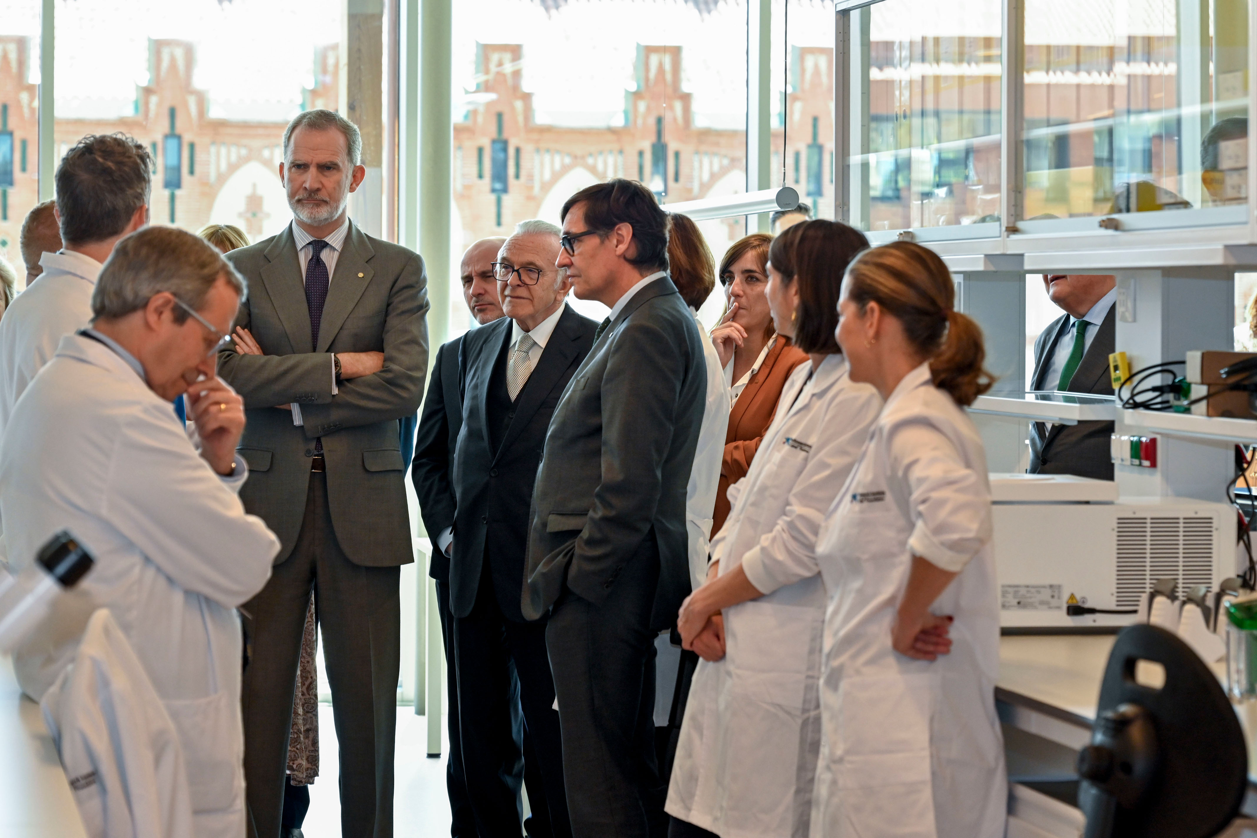 King Felipe VI, Catalan president Salvador Illa, Minister of Research Núria Montserrat, and the President of the La Caixa Foundation, Isidre Fainé visit the laboratories of the CaixaResearch Institute in Barcelona