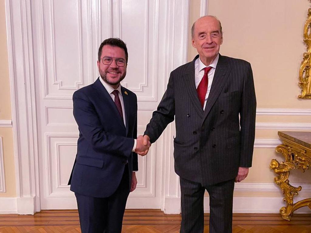 Catalan president, Pere Aragonès, with Colombia's foreign minister, Álvaro Leyva, at Palacio de Nariño, in Bogota