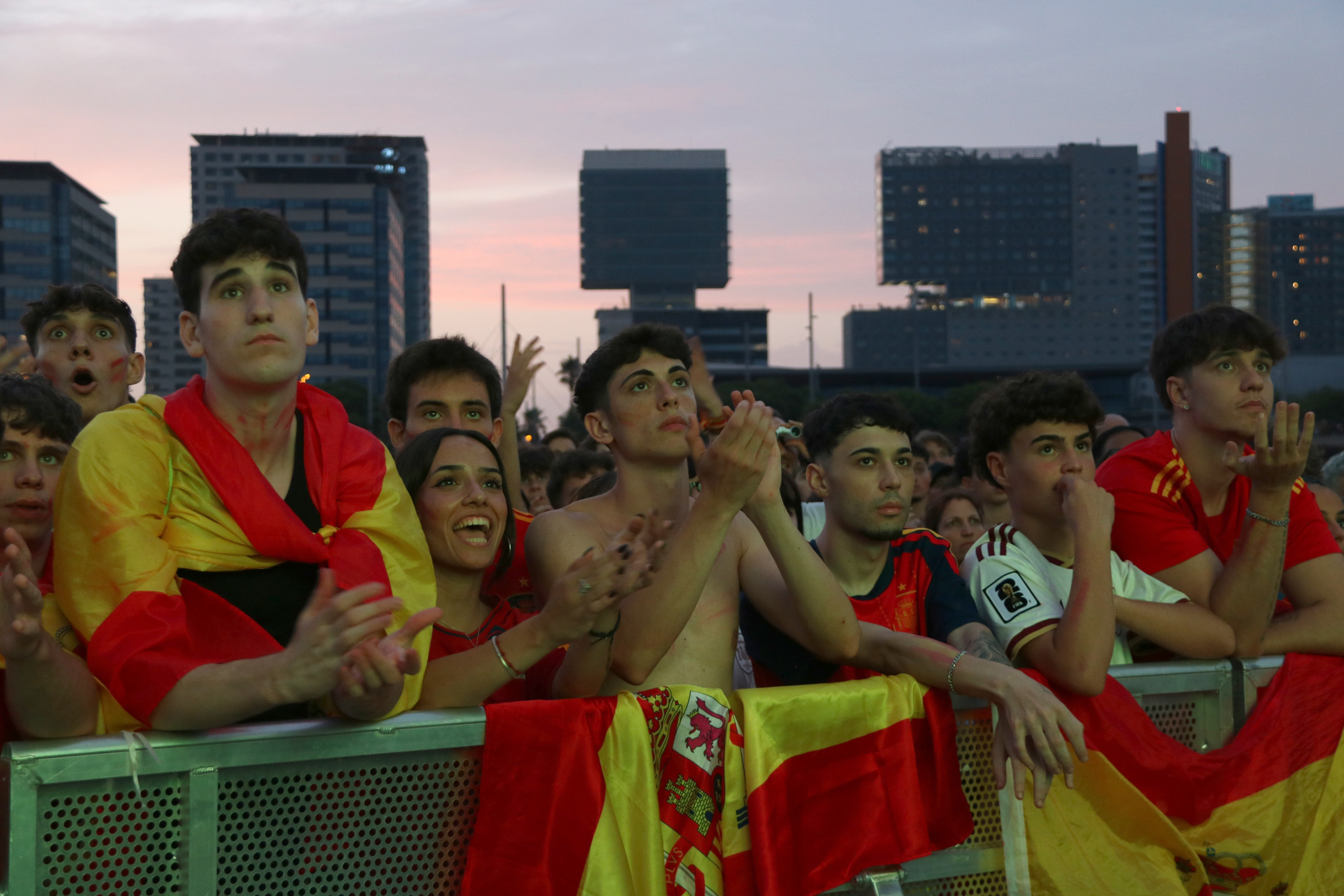 Spanish fans, during the men's World Cup final, at the Barcelona Forúm Platform