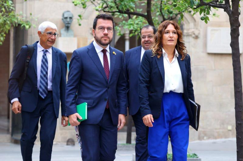 Catalan president Pere Aragonès with ministers Laura Vilagrà, Manel Balcells and Joan Ignasi Elena
