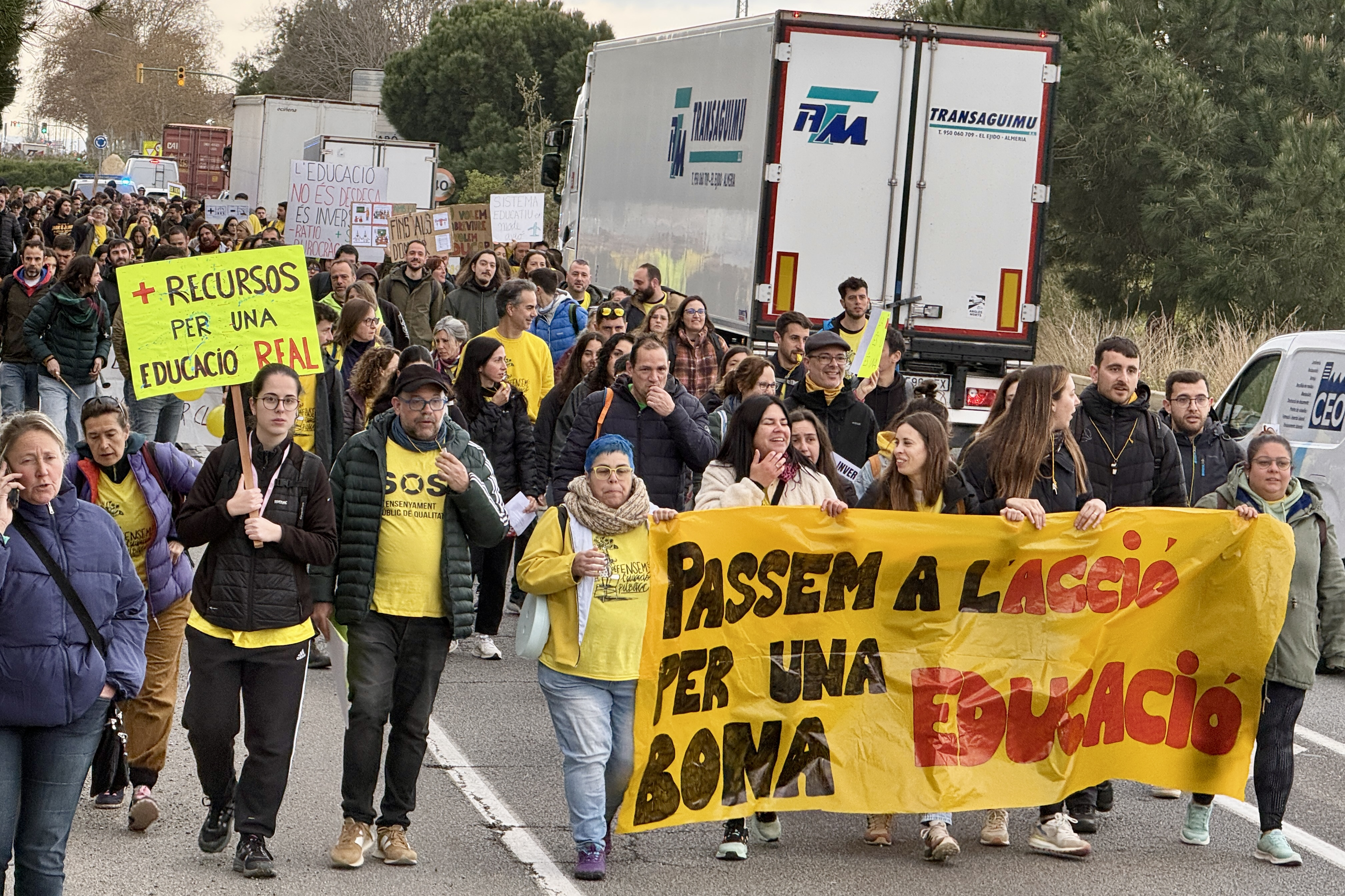 Teachers cutting off access to Mataró via the C-60