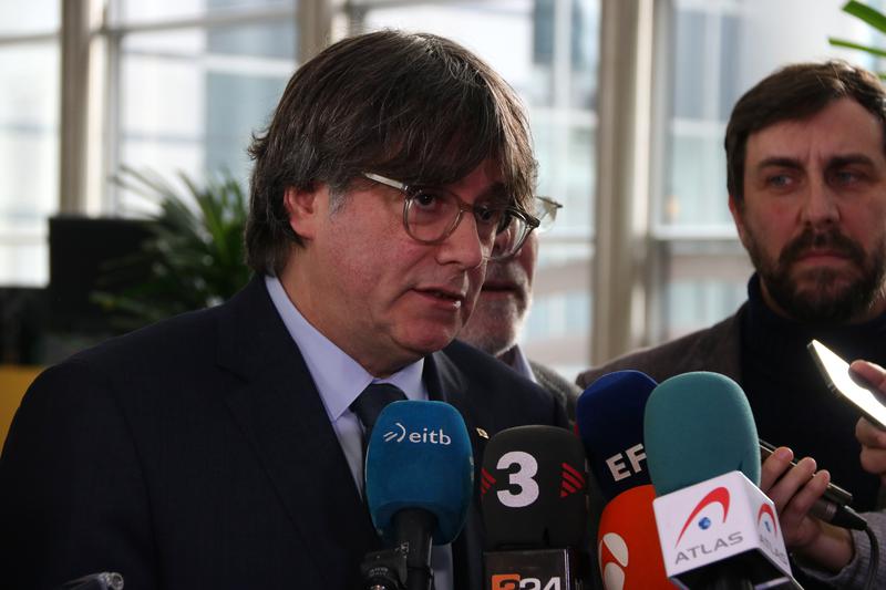 Former Catalan president Carles Puigdemont speaking to the media on January 31, 2023