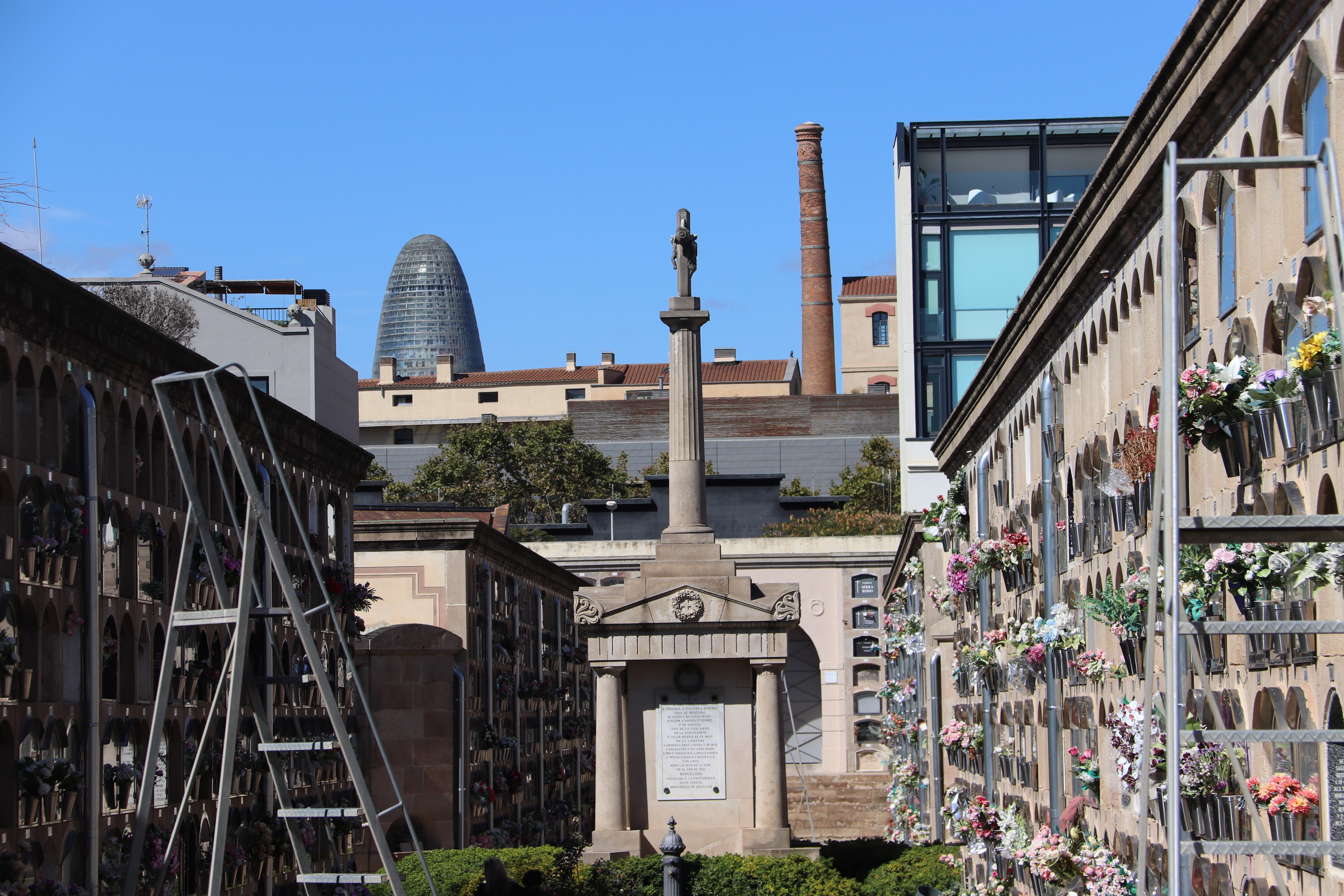 The oldest cemetery in Barcelona is located in the Poblenou neighborhood, close to important landmarks such as the Torre Glòries and the old chimney of Can Folch