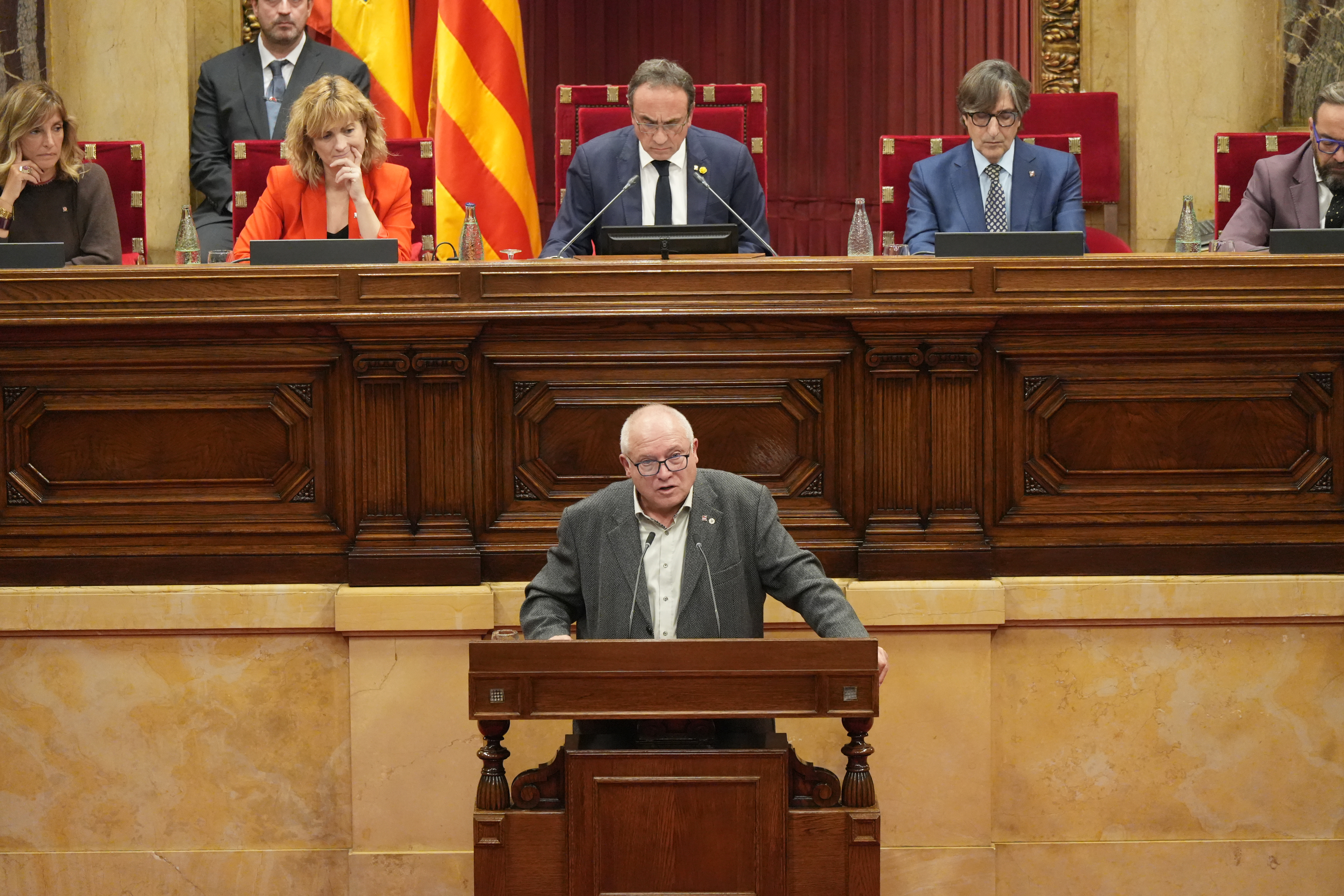 Former Minister of Culture and Junts MP Lluís Puig speaks in Parliament.