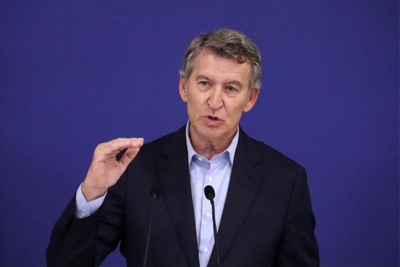 Feijóo promet derogar el sistema de finançament singular quan governi i obri "un nou temps"