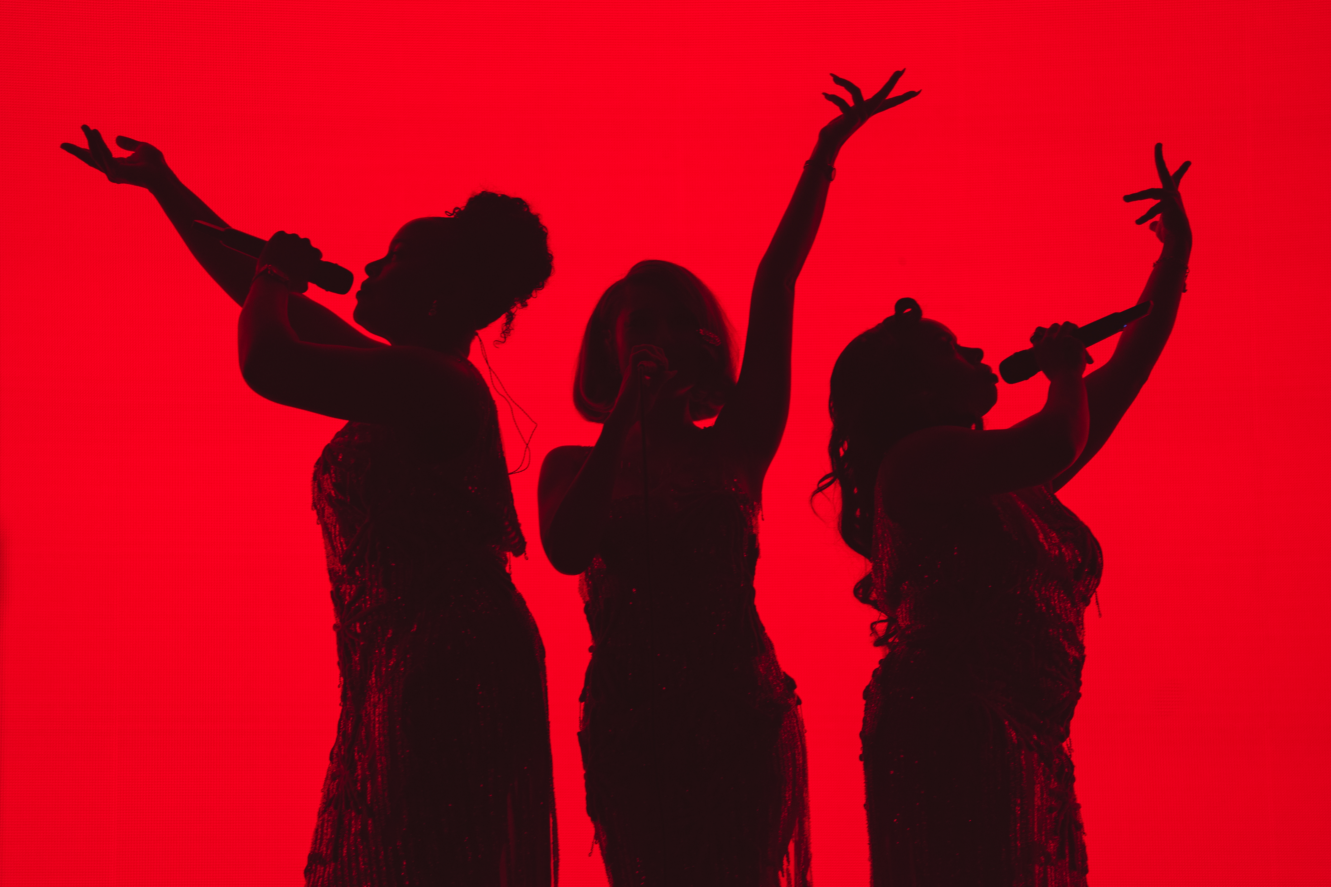 London-based artist Raye sings at Barcelona's Palau Sant Jordi as part of her 2026 world tour: 'This tour may contain new music'