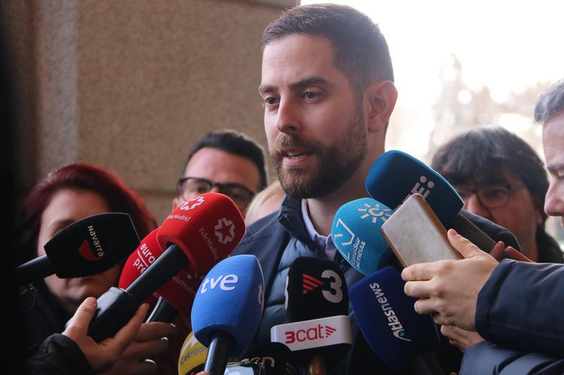 Els sindicats ferroviaris surten de la reunió amb Puente amb la voluntat de mantenir la vaga