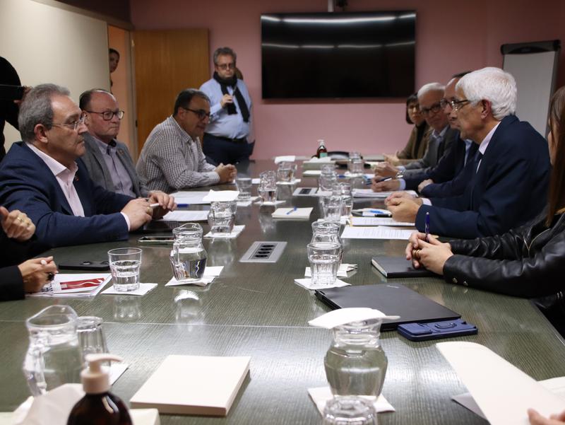 Catalan health minister Manel Balcells meeting with the Metges de Catalunya doctors union on January 18, 2023