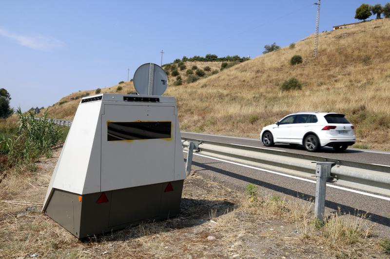 Més d’un terç de les multes imposades per Trànsit els últims tres anys no es paguen per la via ordinària