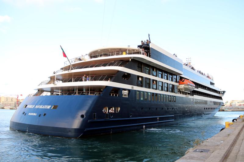 The last cruise to leave Barcelona's World Trade Center dock