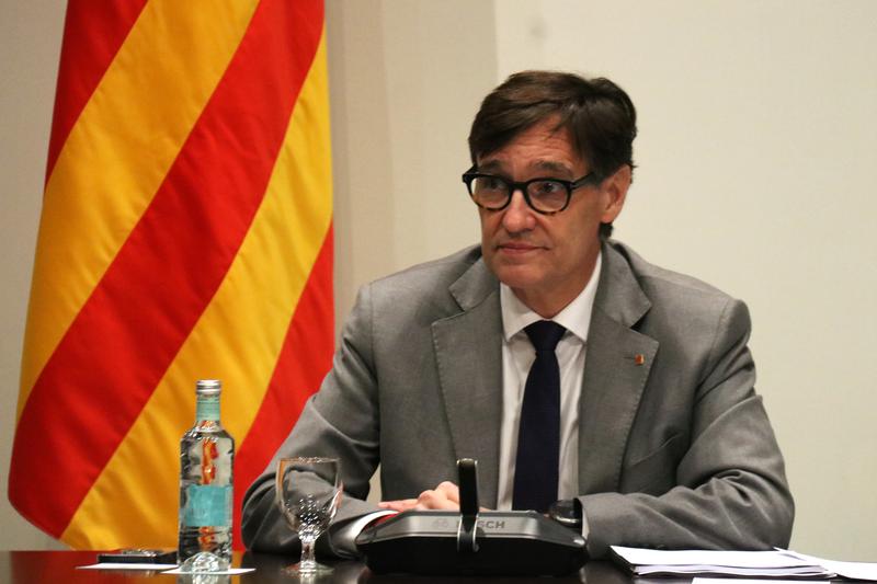 Catalan president announcing the Barcelona Airport expansion on June 10