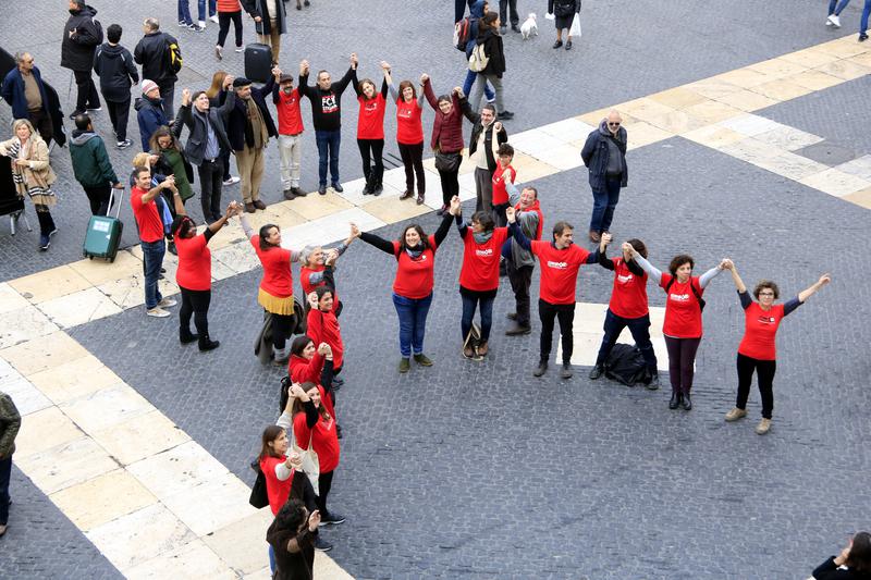 People gather in support of HIV awareness 