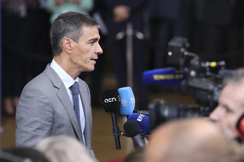Sánchez manté sobre la taula la possibilitat que el PSOE concorri amb altres forces d'esquerres al Senat