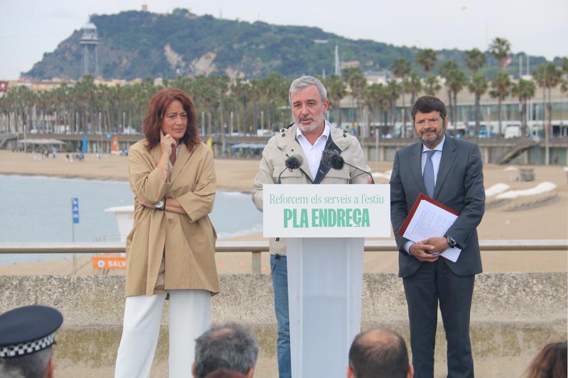 Barcelona mayor Jaume Collboni with deputy mayors Laia Bonet and Albert Batlle.