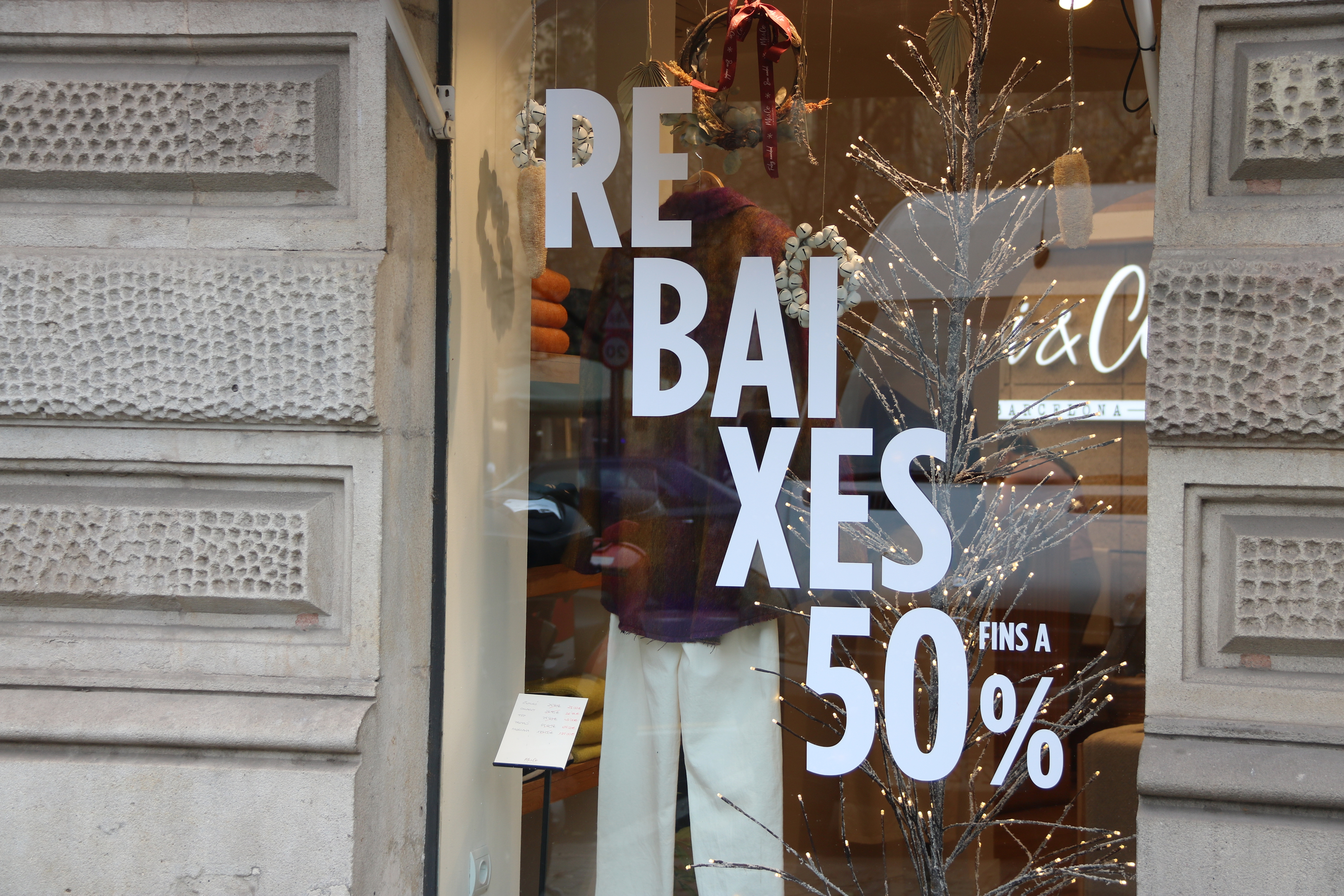 A sales sign in a Barcelona store