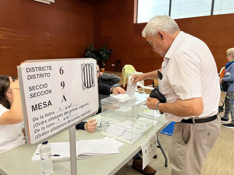 Not everyone living in Spain is allowed to vote