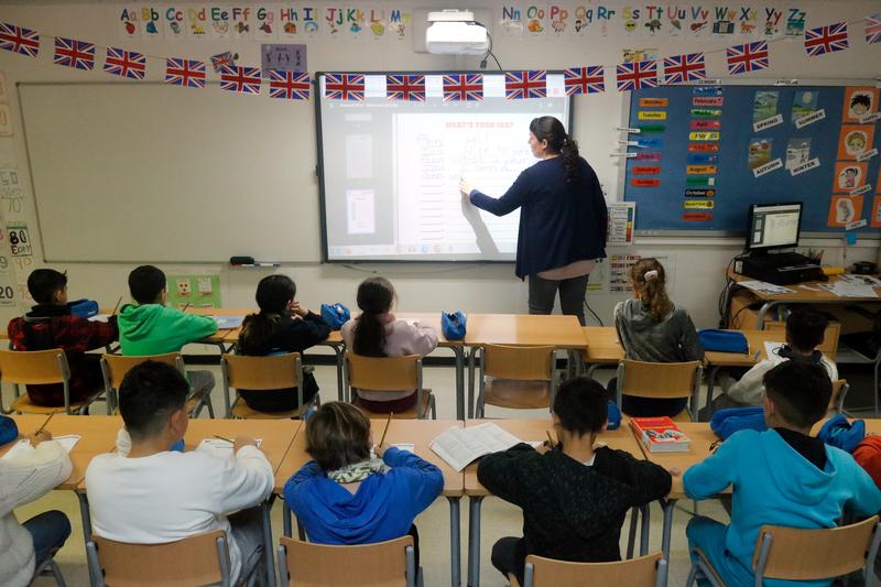 An English class at a school in Girona that has taken in Ukrainian students