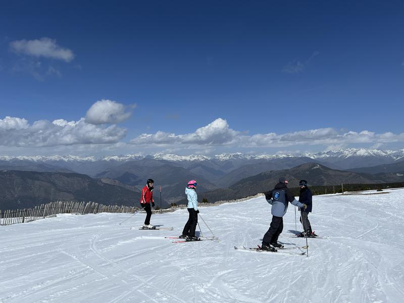 Skiers on the slopes at Port Ainé