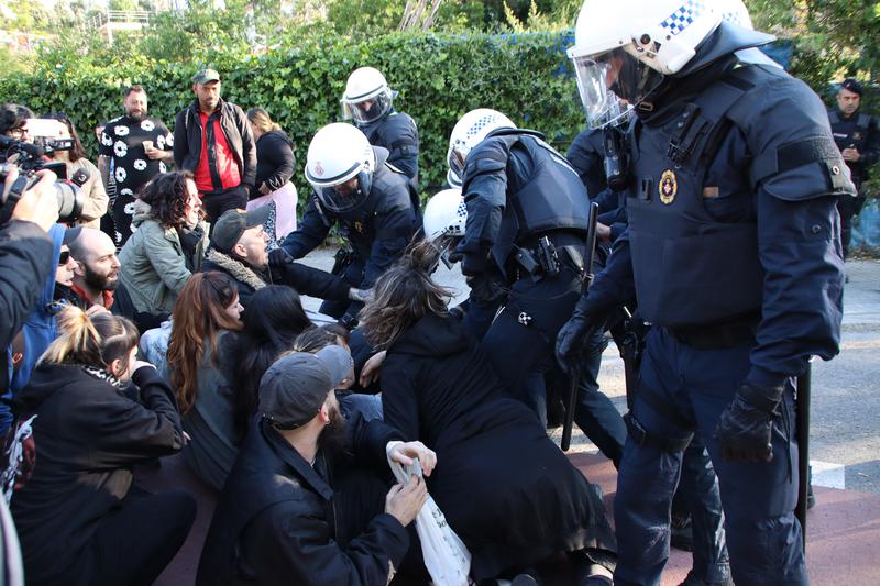 Barcelona council clears <strong>Vallcarca</strong> settlement after police operation