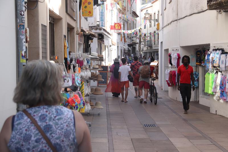 Tourists walking around Tossa de Mar on September 2, 2024