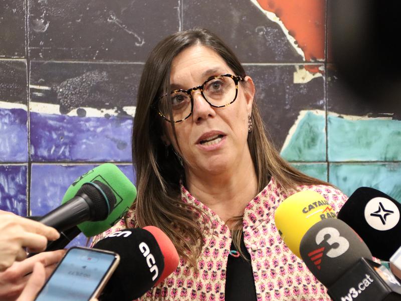 Education general secretary Patrícia Gomà speaks to media