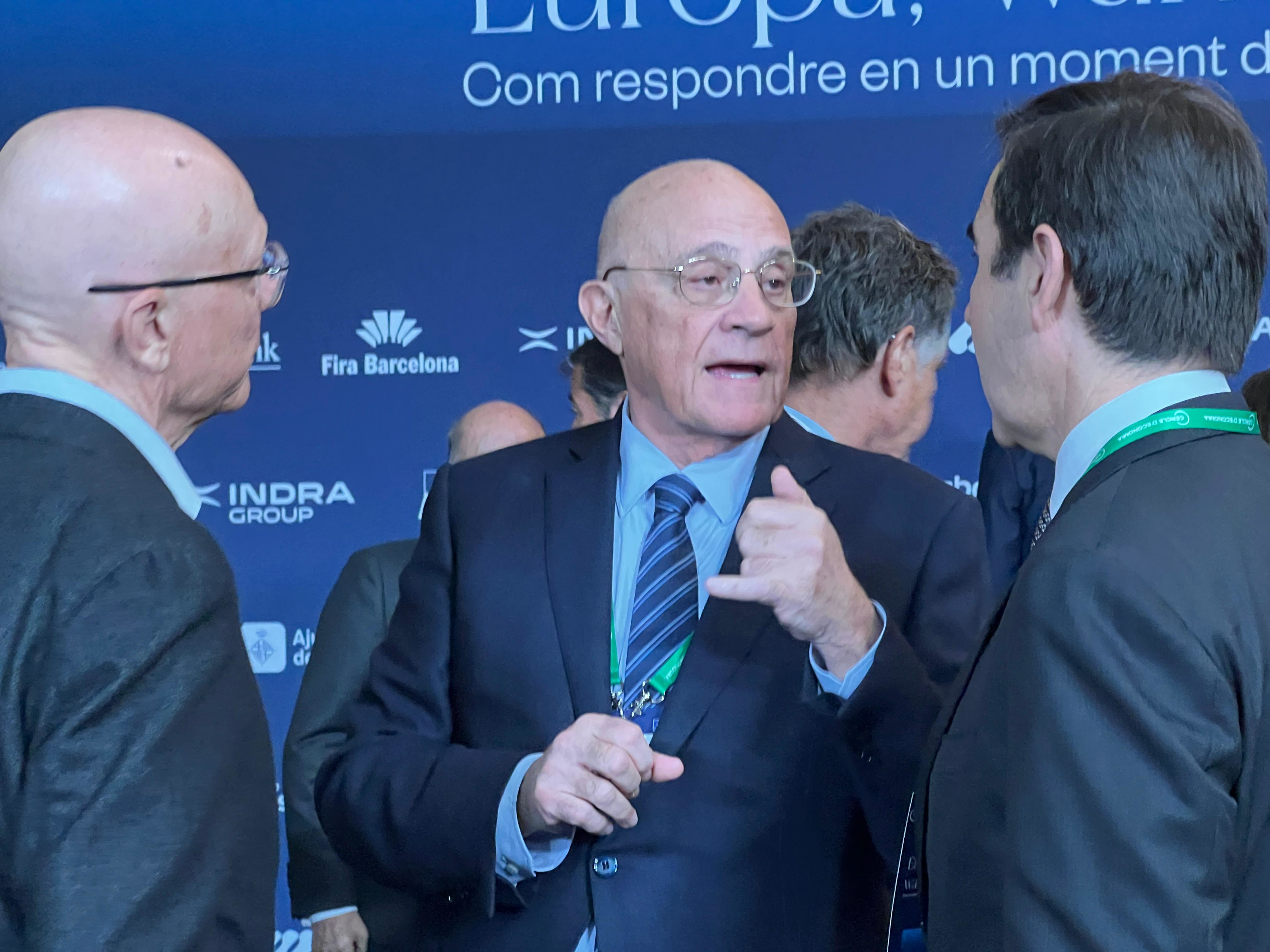El president del Banc Sabadell, Josep Oliu; conversa amb el president del BBVA, Carlos Torres al Cercle d'Economia