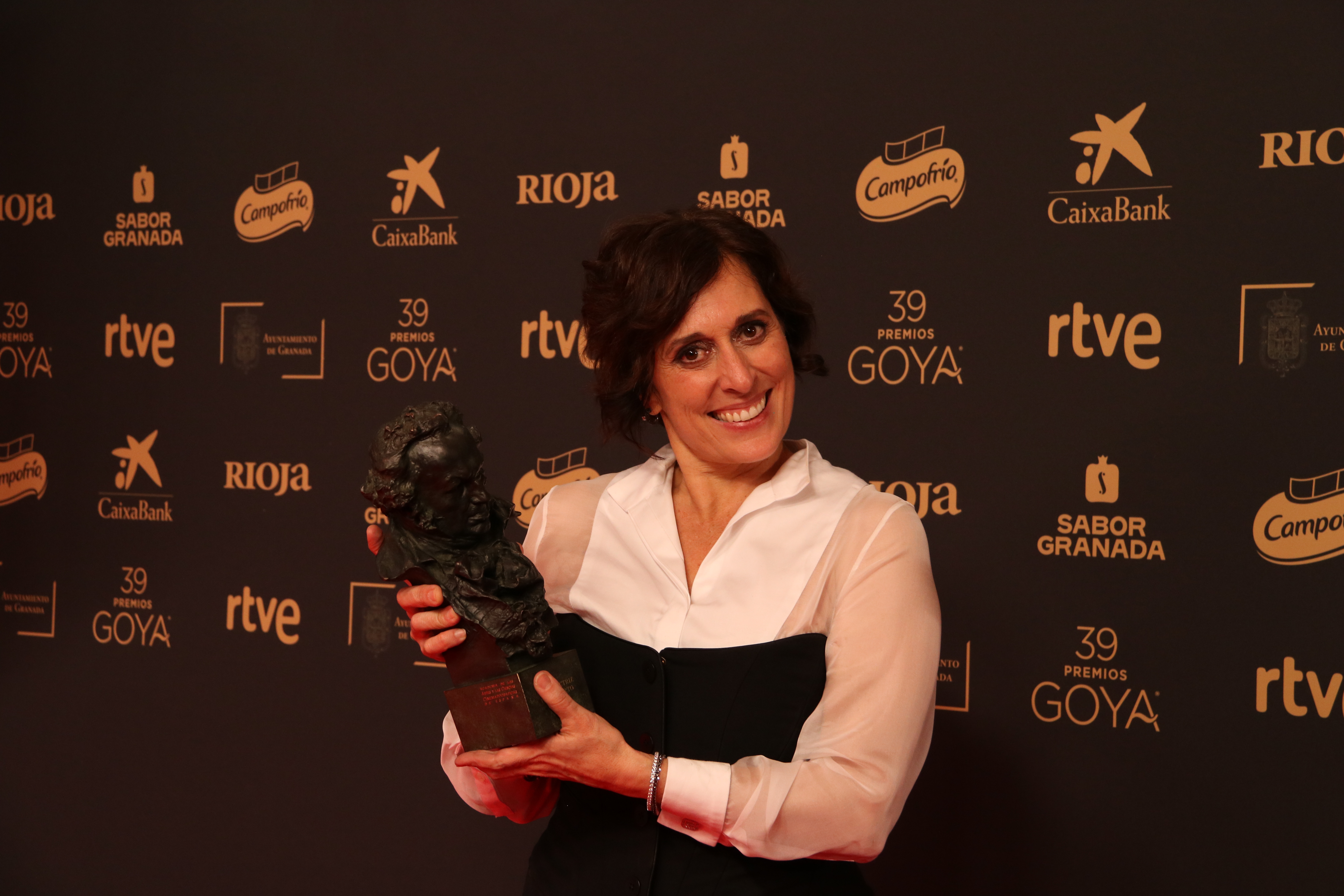 Catalan actress Clara Segura wins Best Supporting Actress award at the Goya Awards for the movie 'El 47'