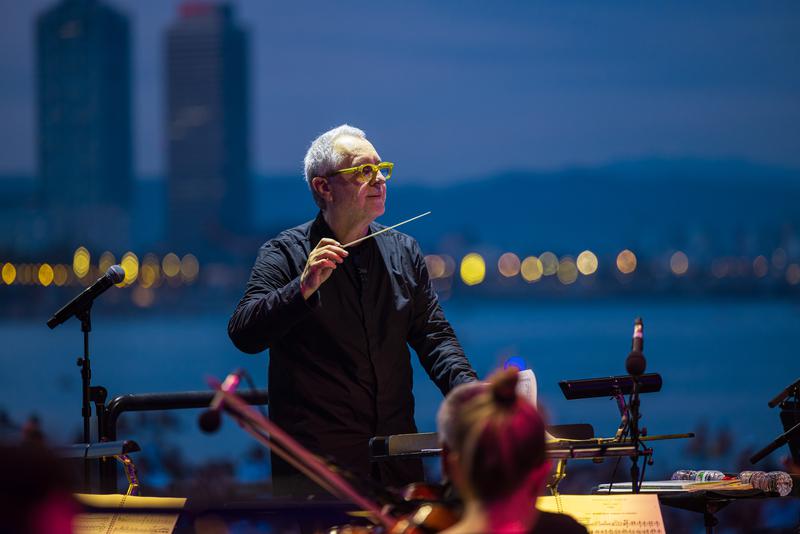 Josep Pons and the Liceu Orchestra performing