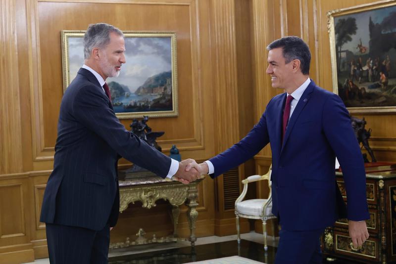 Socialists leader Pedro Sánchez and Spanish king Felipe VI