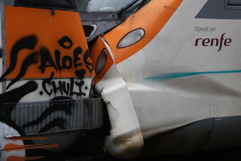 Image of the collision between two trains at the Montcada i Reixac Manresa station, just north of Barcelona