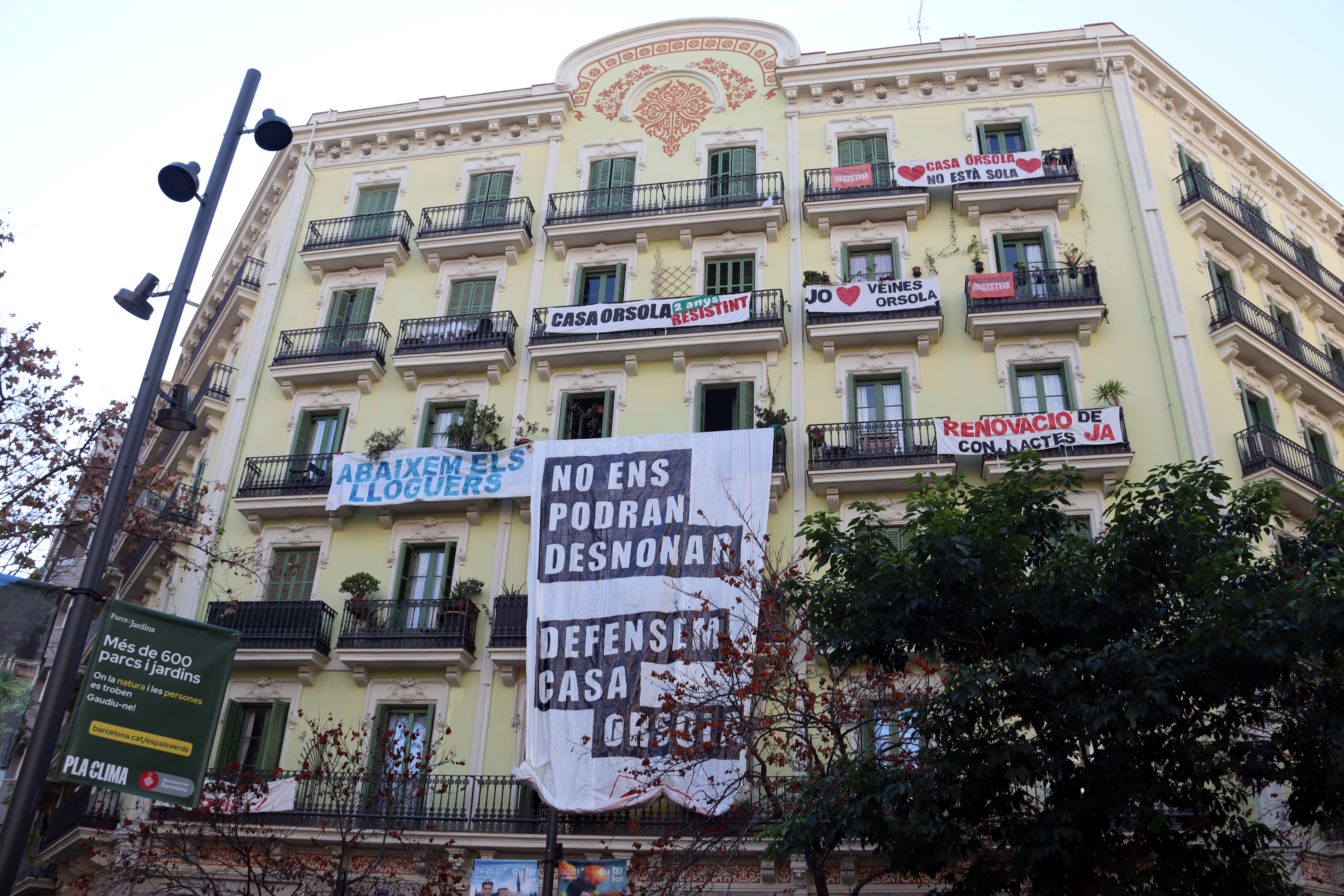 Casa Orsola with signs against the eviction