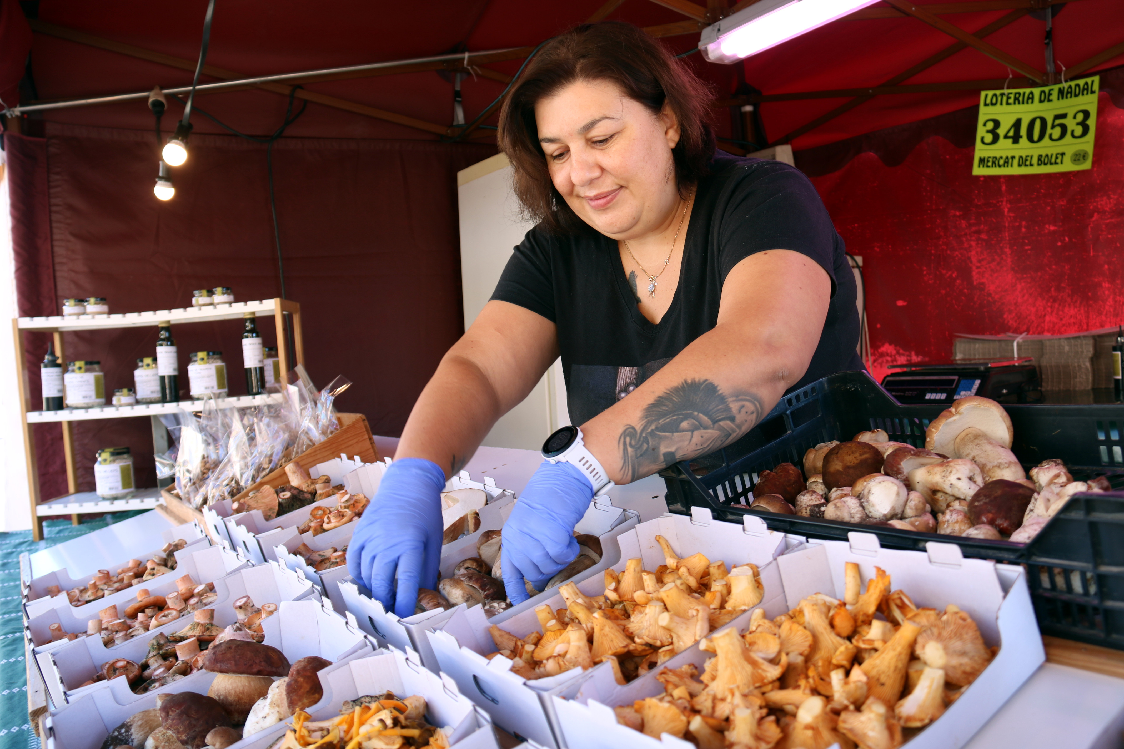 One of the stands at the Cal Rosal mushroom market near Berga.