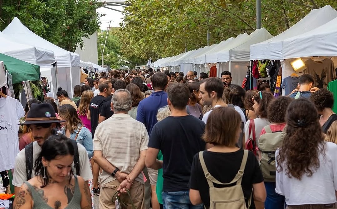 People browsing stalls at the Vegan Fest
