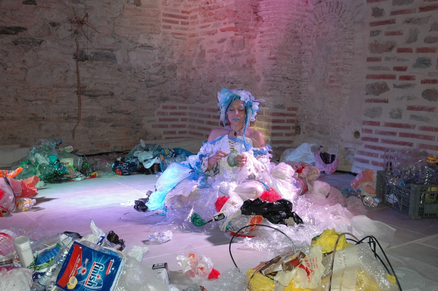 Artist Maria Salouvardo' performance Dead Land during Drap-Art '24