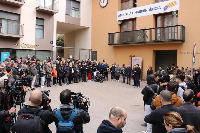 Minute of silence in Sallent to pay tribute to the child that committed suicide on Tuesday